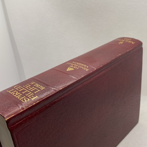 Spirit Filled Life Bible- New King James Version Nelson 1252 Burgundy - Picture 16 of 16